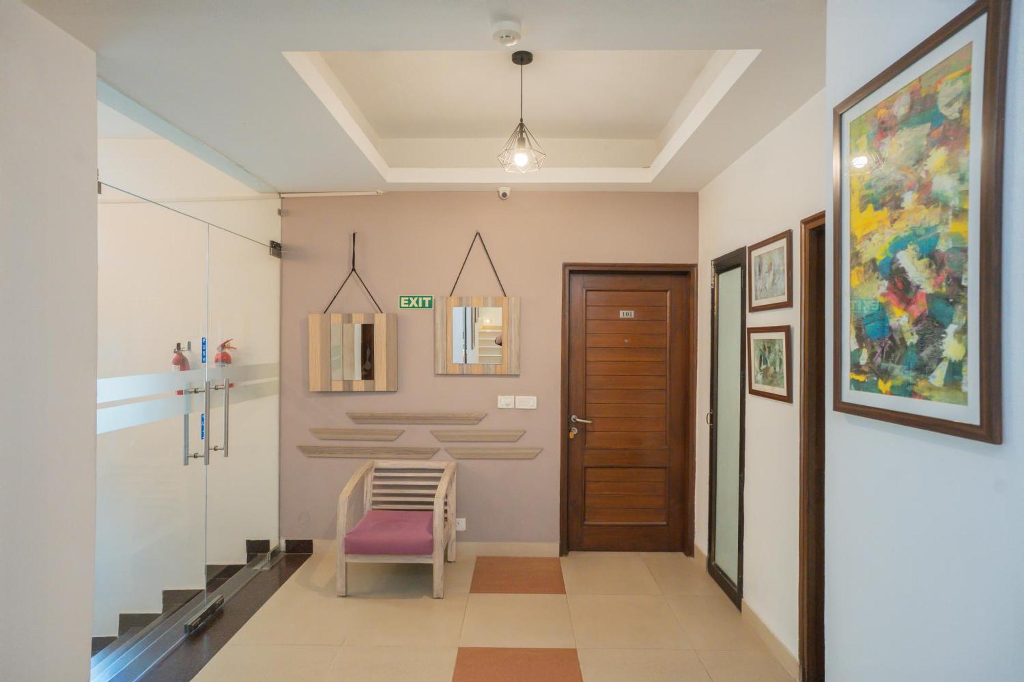 Ahuja Residency Parklane Otel Gurgaon Dış mekan fotoğraf