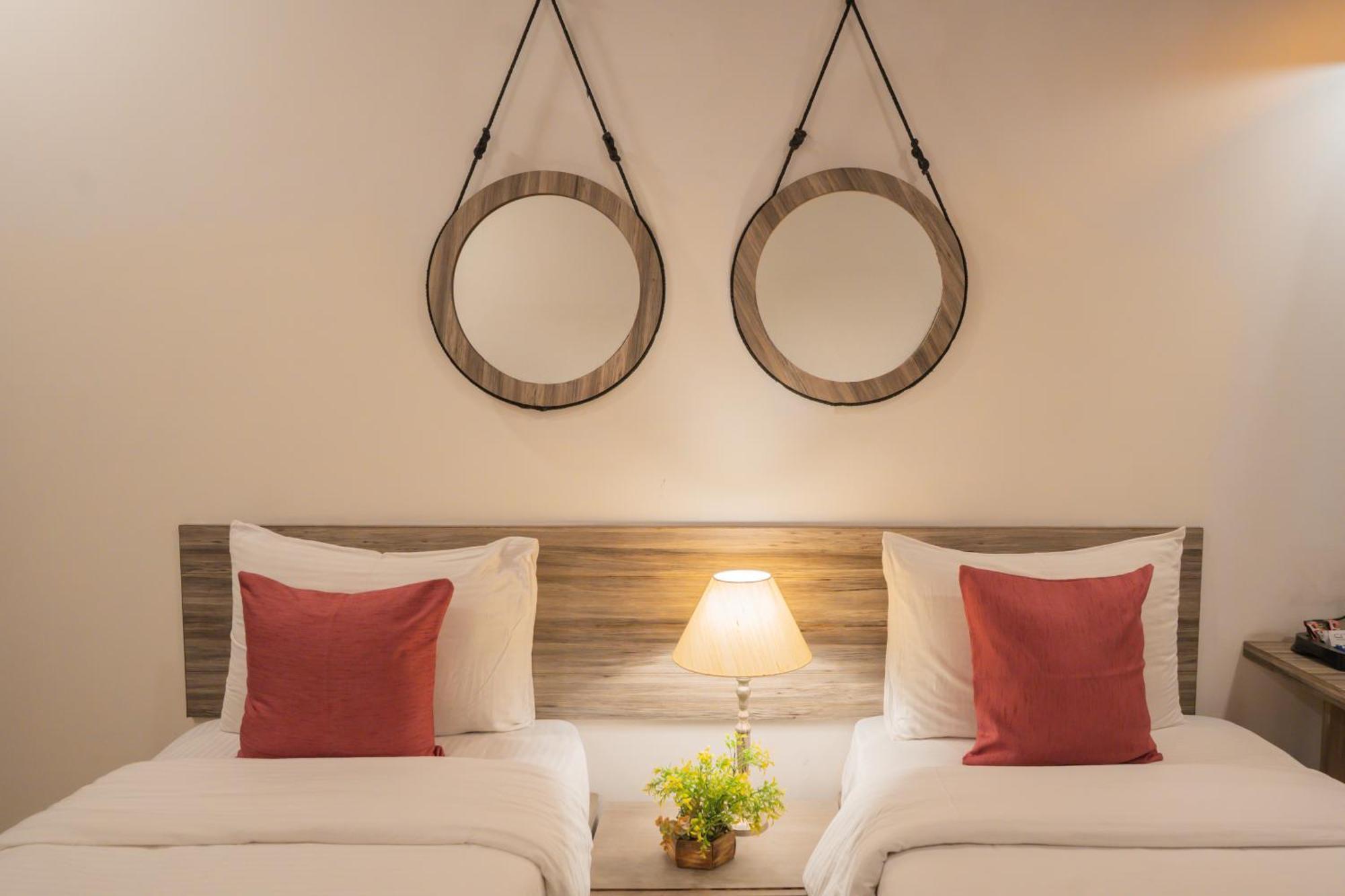 Ahuja Residency Parklane Otel Gurgaon Dış mekan fotoğraf