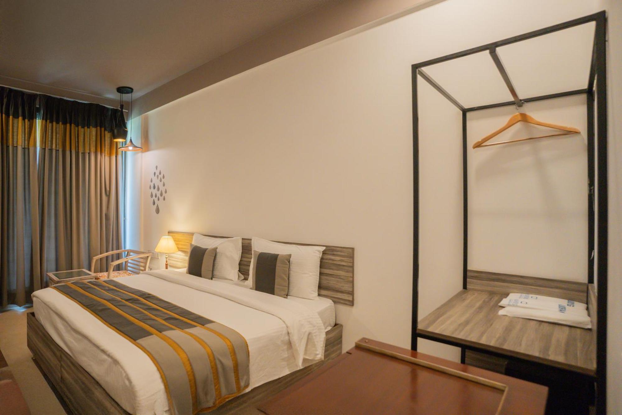Ahuja Residency Parklane Otel Gurgaon Dış mekan fotoğraf